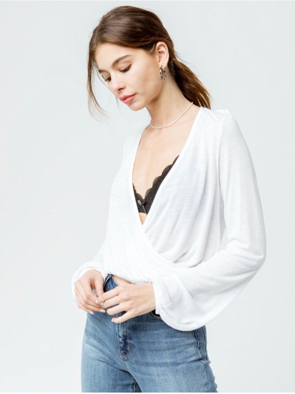 AMUSE SOCIETY SARITA Women's White Wrap Front Long-Sleeve Top blouse Large NEW
